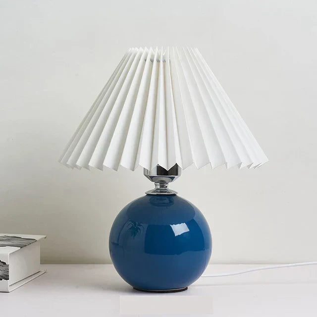 Elegancka Lampa Stołowa Szklana Vintage z Plisowanym Abażurem do Salonu i Sypialni – Ciepłe Światło i Klasyczny Design 3